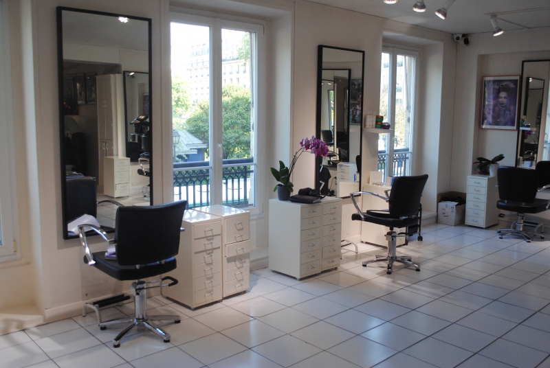 coiffure-GINASSERVIS-min_floor-home-office-property-living-room-room-781228-pxhere.com